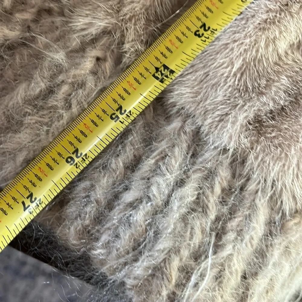 Rare Vintage Viola Sylbert Mink Coat
One of a kind! - Picture 16 of 16